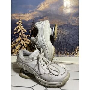 Z-Coil Classic White Shoes Women's  Size 9 White Pre owned